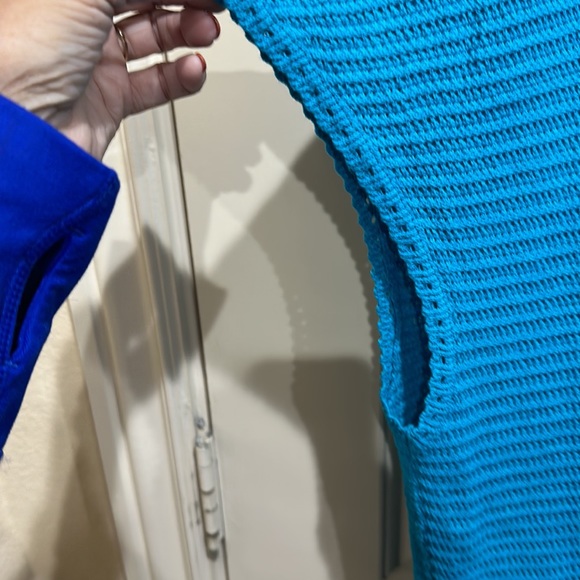 Tommy Bahama linen and cotton sweater. Never worn. - Picture 3 of 7